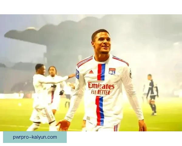 里昂阵容深度分析，实力足以争夺新赛季荣耀，表现备受期待