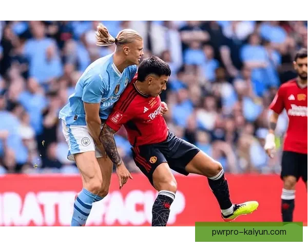 哈兰德速度与力量持续提升，状态回暖引发广泛关注。力