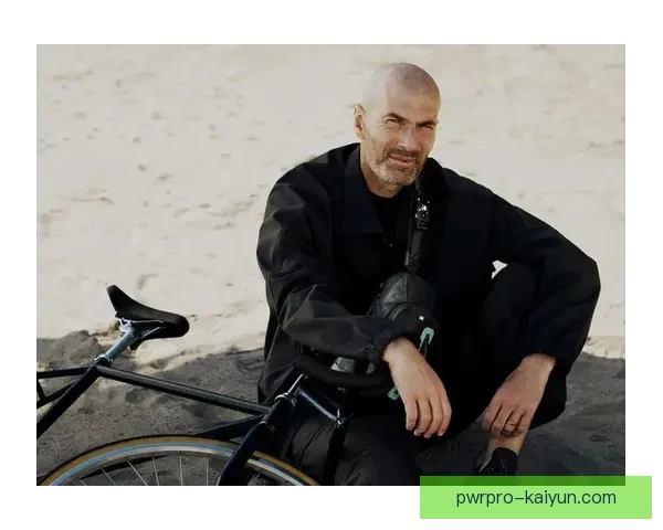 齐达内技术风格总结：细腻控球与战术思维的结合分析